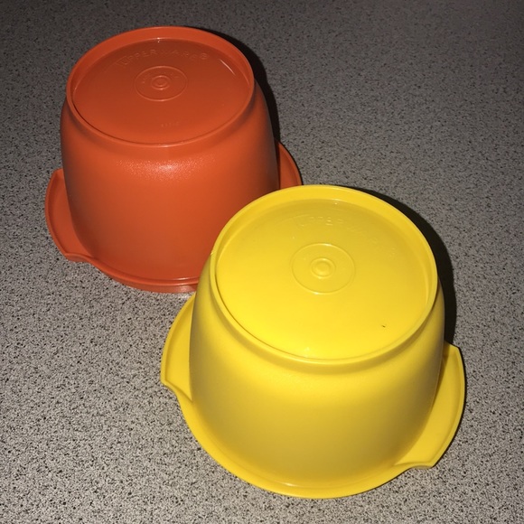 Two Vintage Tupperware plastic bowls - Picture 3 of 12